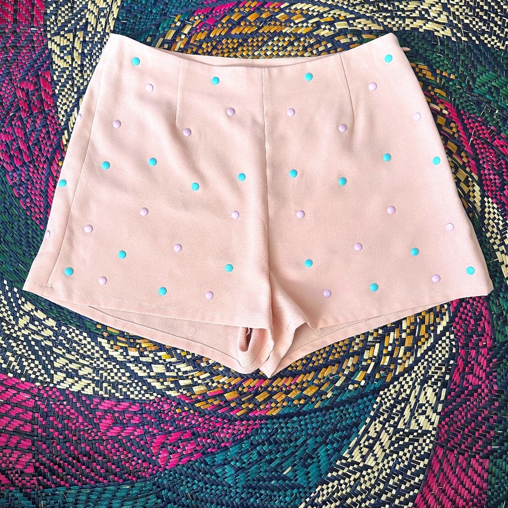 Lyn Around Pink Candy Button Shorts Size Medium